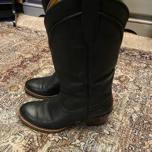 Women’s Ariat Boots Size 8